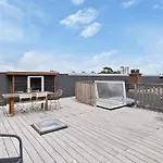 Beautiful House By The Sea On A-Location